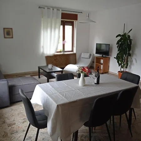 La Maison Des Fleurs